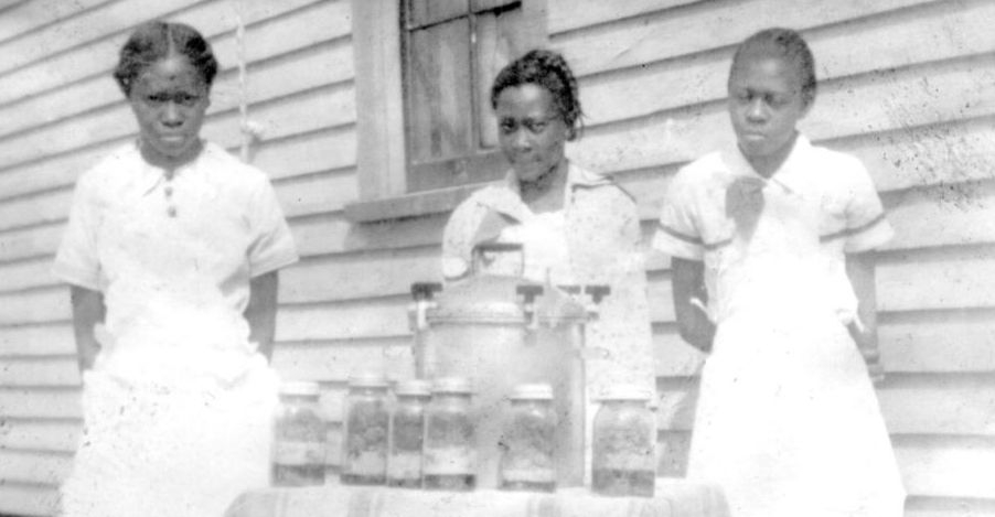 Early Extension canning work with African American women, 1920s
